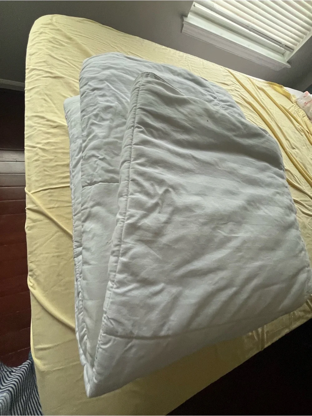 Real Simple White comforter only w/ Flaws